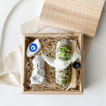 Smudge Kit Gift Box- sage- Palo Santo- selenite-Buddha
